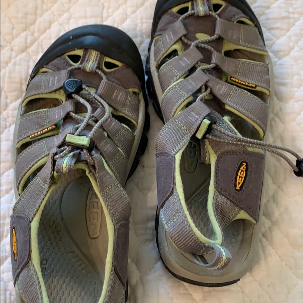 Keen outdoor shoes/sandals